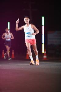 BIB: 40346
                            <button type="button" onclick="openModal(21243022)" class="btn btn-primary btn-sm float-right btn-popup" data-toggle="modal" data-target=".modal-high-quality">
                        <i class="fas fa-shopping-cart"></i> Add to Cart
                    </button>
                                            <button type="button" onclick="isThisMe(21243022, true)" class="btn btn-success btn-sm float-right btn-popup btn-isme hidden" data-toggle="tooltip" data-placement="bottom" title="นี่คือรูปของคุณใช่ไหม คลิกที่นี่เพื่อเอาเข้าอัลบั้ม">
                        <i class="fas fa-plus"></i> Add to album
                    </button>
                    <button type="button" onclick="isThisMe(21243022, false)" class="btn btn-warning btn-sm float-right btn-popup btn-isnotme hidden">
                        <i class="fas fa-ban"></i> Remove from album
                    </button>